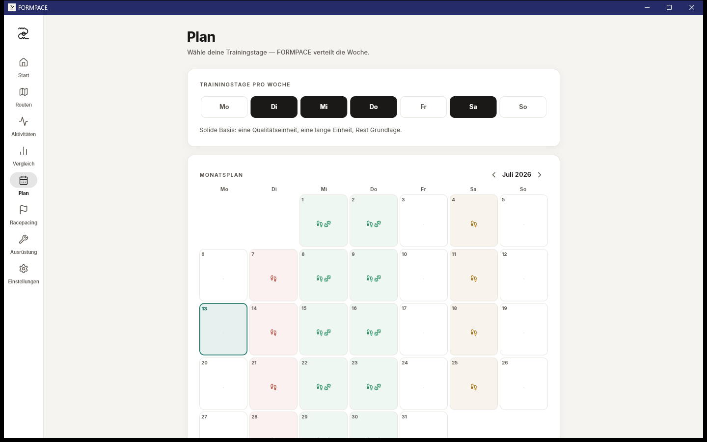 FORMPACE Monatsplan: jeder Tag als Kachel mit Trainings-Icons, Entlastungswochen und Detail-Popup
